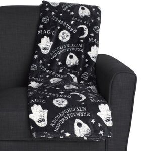 ARTISAN 34 Oversized 50” x 70” Celestial Throw